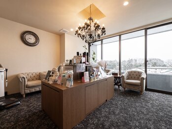 カラット 二の宮店(KARAT)/静かにときめく空間