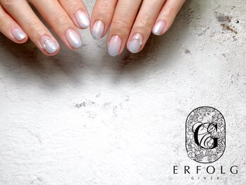 ネイルサロン エアフォルク 銀座(Erfolg)/グラデーション×アクセサリー！