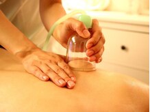 フラードゥリー(Fleur de Lys)/4.スライドカッピング(背中)