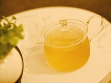 ミニマルサロン(Minimal salon)の雰囲気（施術前後月替わりで、ウェルカムドリンクをお飲み頂けます♪）