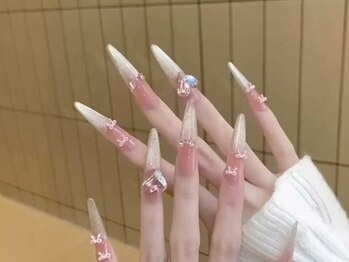 ブライダルにもおすすめネイル