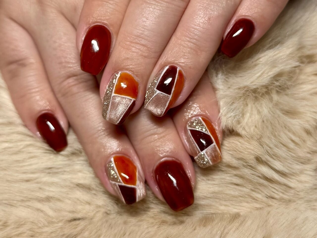 2026年冬トレンド】グラスのネイルデザイン集｜人気順｜4ページ目