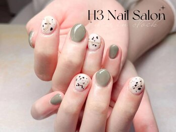 エイチスリー(H3)/シンプルな4本定額デザイン