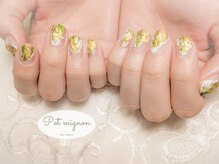 ポ ミニヨン(Pot mignon)/春色なキラキラ緑ネイル