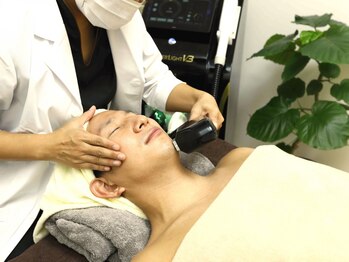 ルーセントスパ 那覇本店(Lucent Spa)の写真/【メンズにも大好評！】最先端で効果が早く通い続ける必要なし！VIO,すね毛,ヒゲ/気になるパーツ選択可◎