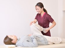 にしかつら整体院/産後骨盤矯正の施術です