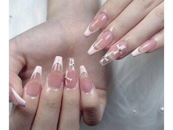 ジュリネイルスタジオ(Julli Nail Studio)/フレンチ・キラキラ