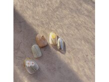 シルニー リム(Silny rim)/アシンメトリーニュアンスネイル