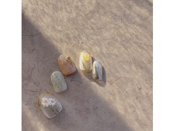 シルニー リム(Silny rim)/アシンメトリーニュアンスネイル