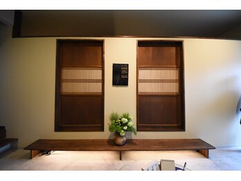 ゆるぎ/癒しの空間で頭ほぐし