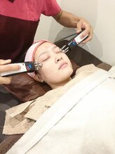 ヴィヴァーチェ(Vivace)/小顔フェイシャル3D筋膜リリース