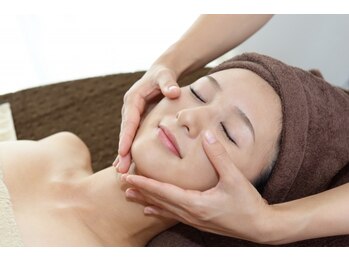 川野ビューティー参道院/フェイシャル施術の流れ3