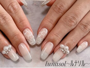 ルナソル(lunasol)の写真/個室のプライベート空間で、大人女性のキレイを叶えます♪丁寧なカウンセリングと接客で理想のお手元に♪