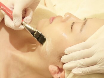 セーラマーレ(cera-mare Esthetic by CARDIA)の写真/剥かないピーリングで即日お肌のトーンアップを実感！