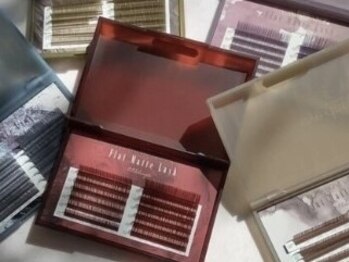 ウシワカマルエムティードット(USHIWAKAMARU MT.)の写真/フラットラッシュ・セーブルラッシュ共に《トレンドのカラーエクステ多数ご用意◎》透明感のある目元に！