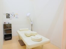 そら鍼灸接骨マッサージ院 ジョイフル本田千葉ニュータウン店/施術台