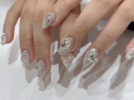 キラキラ推し活ネイル◎