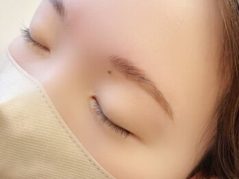 ピアレス(peerless)の写真/【期間限定キャンペーン実施中】パリジェンヌブロウリフトで眉毛を美しく整えワンランク上の褒められ顔に◎