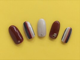 ストライプ柄ネイル