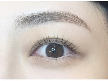 ネイルアンドアイラッシュ アヴィ(Nail and Eyelash A'vi)/眉毛+まつげパーマ
