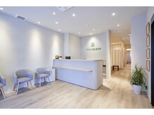 ツリー整骨院 二条堀川御池店(TREE整骨院)の雰囲気（〈１階〉暖かみのある落ち着いた待合スペース）