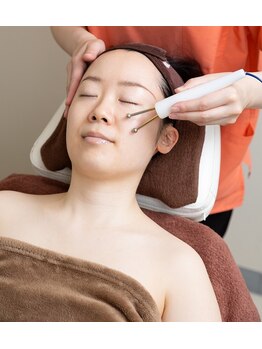 マノメディカルサロン 恵比寿店/PNF(特殊ブレンド波/電気刺激)