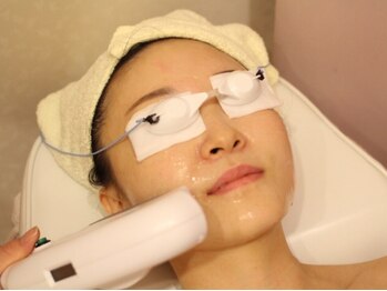 アーヴィス(Arvis)の写真/【透明感・ハリ艶UP◎】光フェイシャル¥7,700→¥3,300♪内側から輝くような美肌になりたい方にオススメ★