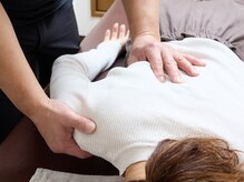まとい整体/肩甲骨周りへのアプローチ。
