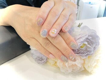 ブリエカドー(Briller Cadeau)/グレーニュアンスネイル