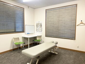 ひろがる接骨院 総社院/施術ルーム(個室)