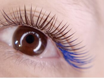 サロンドメロウ(salon de mellow)の写真/まつ毛が少ない方におすすめ☆こだわりの商材で装着感＆モチも◎鏡を見るたびにときめく目元に仕上げます♪