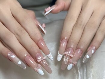 ネイルサロンJuno【ジュノ】の写真/話題のカラー×パーツを豊富に取り揃え♪キラキラカワイイ最旬ネイルが叶う☆チップ・長さだしも◎