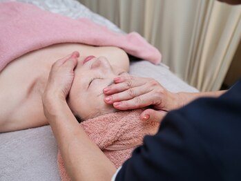 ビアス(VIAS)の写真/ヘッドスパでリラックス*。+お顔のしわ改善やたるみ改善にも効果あり◎癒しと効果をご提供いたします♪