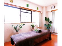 大きな窓で換気もバッチリ。解放感溢れる完全プライベート空間♪