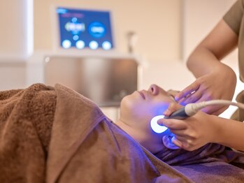 アコルデ 岡山本店(ACORDE)の写真/【目元/口元の気になる箇所をしっかりケア!】ホウレイ線/たるみにアプローチ!感動的なリフトUPをご提供☆