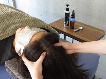 東京鍼灸整骨院の写真/【癒しのヘッドマッサージ】PCやスマホによる首のコリ・頭痛のお悩みに◎血流を促進し顔のむくみも改善！