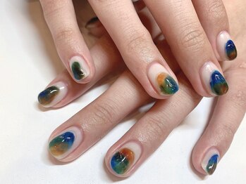 個性派ニュアンスネイル