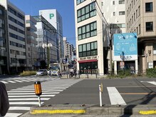 サロンドキャリー/8.右に渡ったらそのまま大通りへ