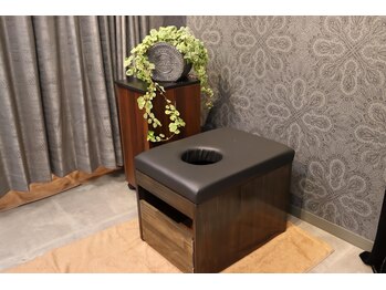 彩りよもぎサロン バイ プレフェランス(Preference)/《ポイント2》よもぎの椅子