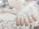 シルバーの囲みラインで上品に