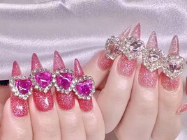 ハートビジューゴデゴデネイル