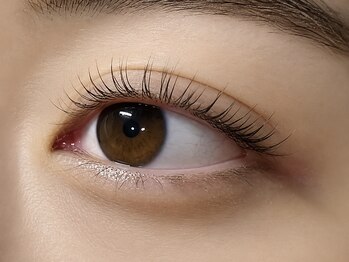 メルシー 横浜店(merci)の写真/【最新まつげパーマ☆ラッシュリフト】複数種類のロットを使い分け、自まつげを活かした自然な仕上がり♪