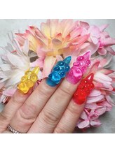 トレジャー(treasure)/カラフルクマパーツネイル