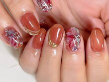 レア(Le'a)/手描きフラワーネイル