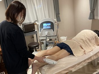 男前脱毛 菰野店の写真/水・金は夜22時まで営業!お仕事後にもサクッと脱毛OK◎忙しい男性の味方 通いやすさ重視のメンズ脱毛専門店