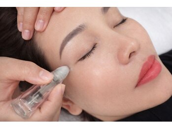 エステティック パール 名駅店の写真/【日本初上陸】目元に特化したマッサージ『眼球志筋術』!パソコンやスマホによる目の疲れも徹底解消☆