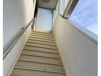 アントラージュココロ(Entourage 心)/外階段から2階へ