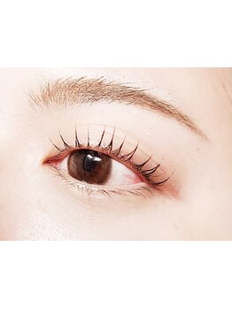 ナチュラル上品な目元にしたい