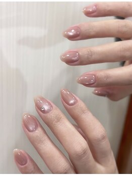 ネイル・まつエク・美容・痩身サロン Rinka salon 高田馬場店【リンカサロン】の写真/上品キラめきが可愛い♪30色から選べる大人気マグネットネイルでシンプルなのにおしゃれな大人ネイル★