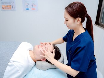 アイケアラボ 高松店(アイケアLaBo)の写真/【慢性的な首/肩こりを解消】低周波アイケア+眼筋筋膜リリース80分￥10000！老眼や視力低下にもオススメ♪